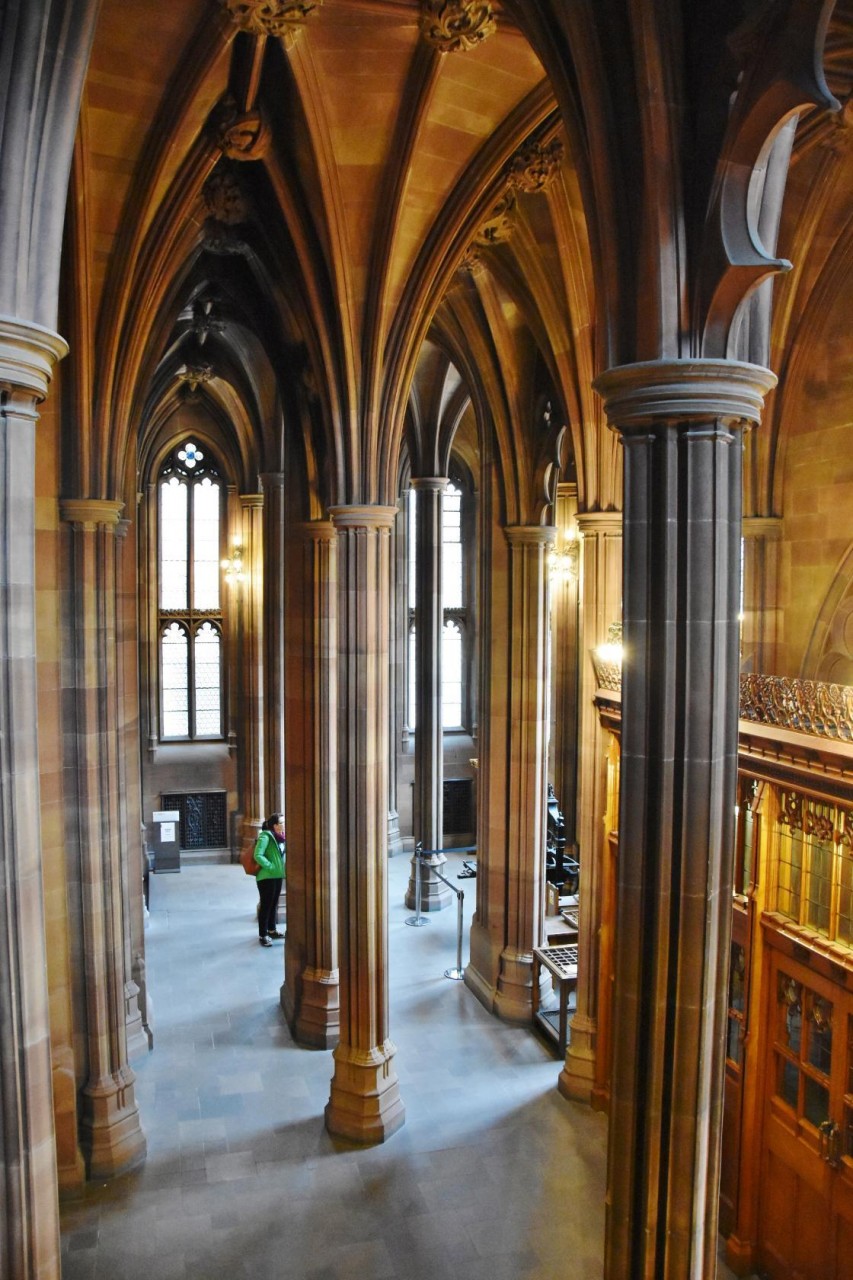 John library. Библиотека Джона Райландса Манчестер. Библиотека Джона Рилэнда (John Rylands University Library) в Манчестере. Библиотека Джона Райландса внутри. Библиотека Джона Райландса здание.