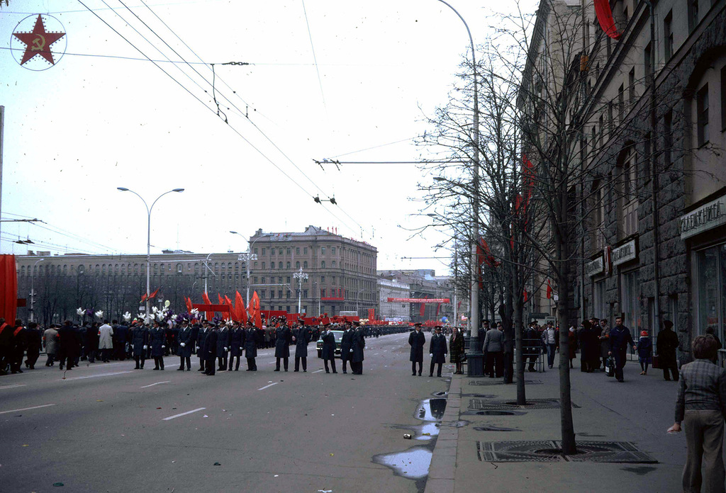 964 Москва 1982 года: семнадцать мгновений весны